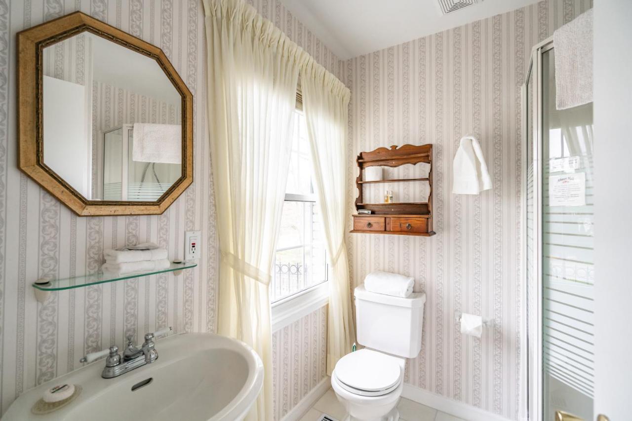 Abacot Hall Bed & Breakfast Niagara-on-the-Lake Eksteriør billede